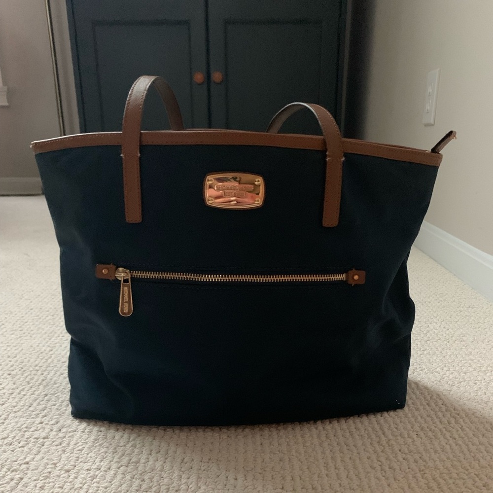 MICHAEL KORS Classic Navy Tote with Brown Trim - Designer Plaque Detail